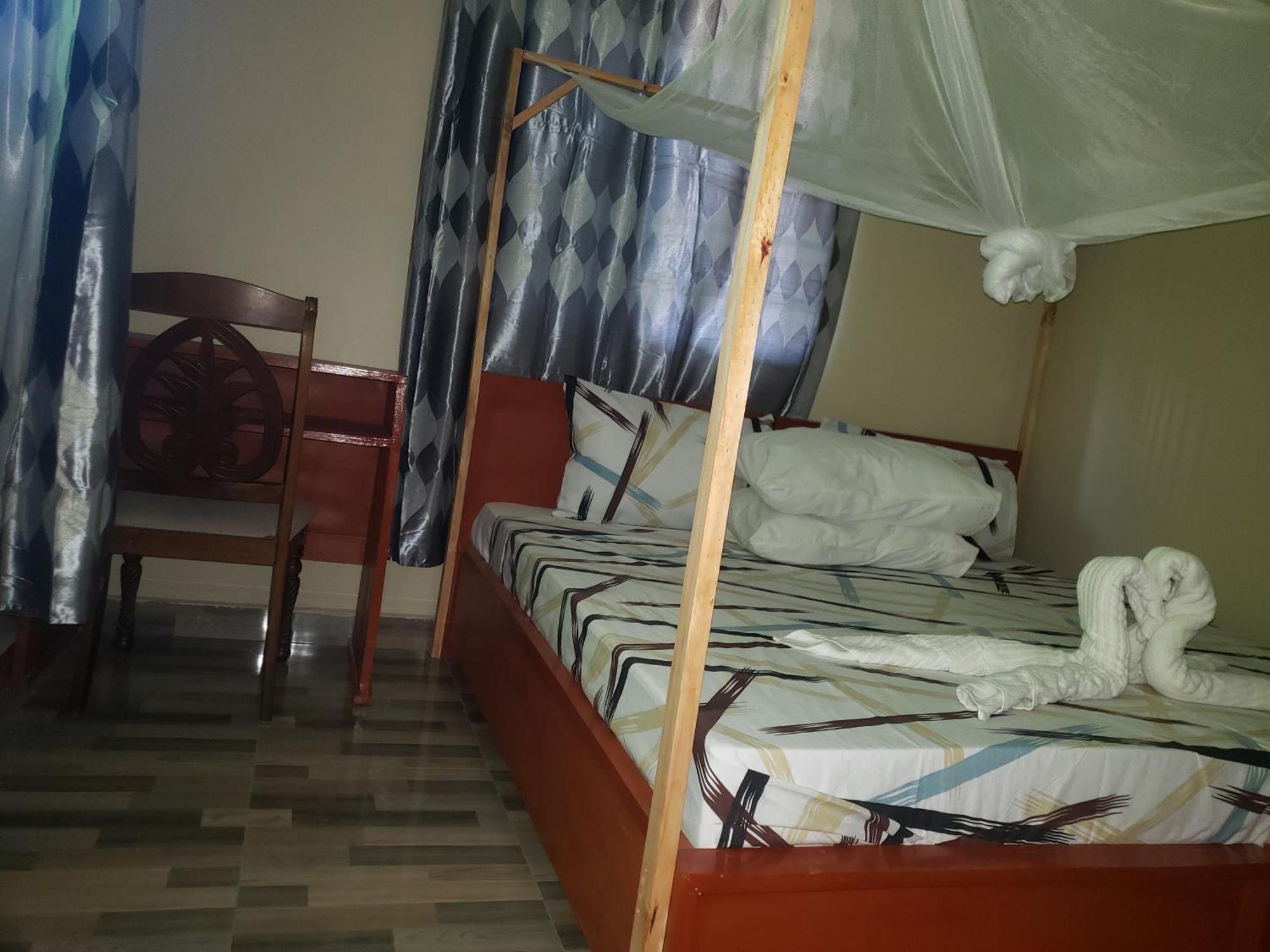 L&J Modern Backpackers Bnb Dar es Salaam Exterior photo