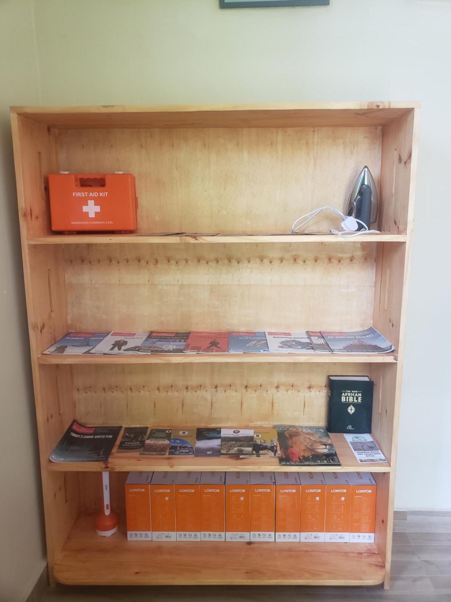 L&J Modern Backpackers Bnb Dar es Salaam Exterior photo