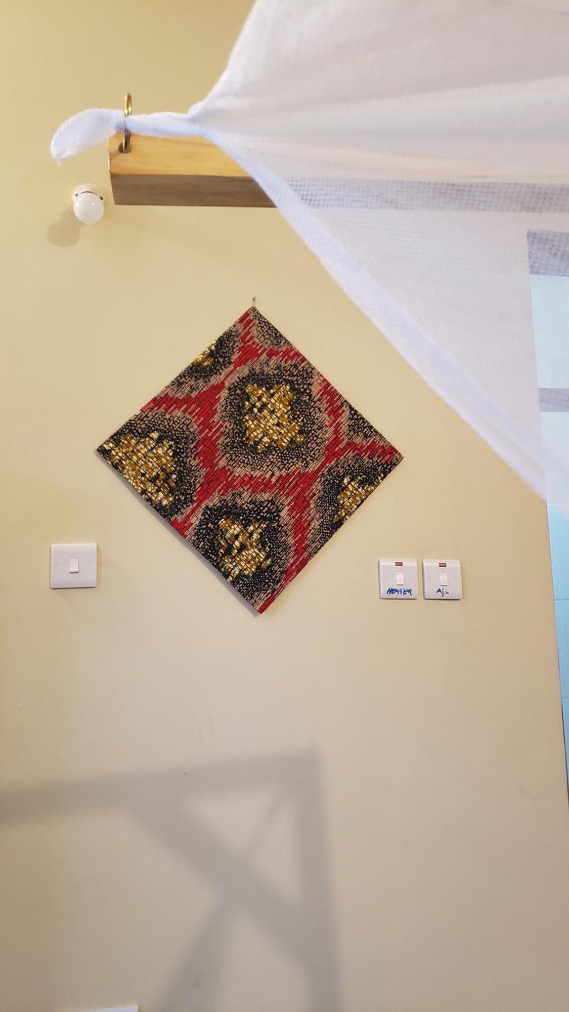 L&J Modern Backpackers Bnb Dar es Salaam Exterior photo