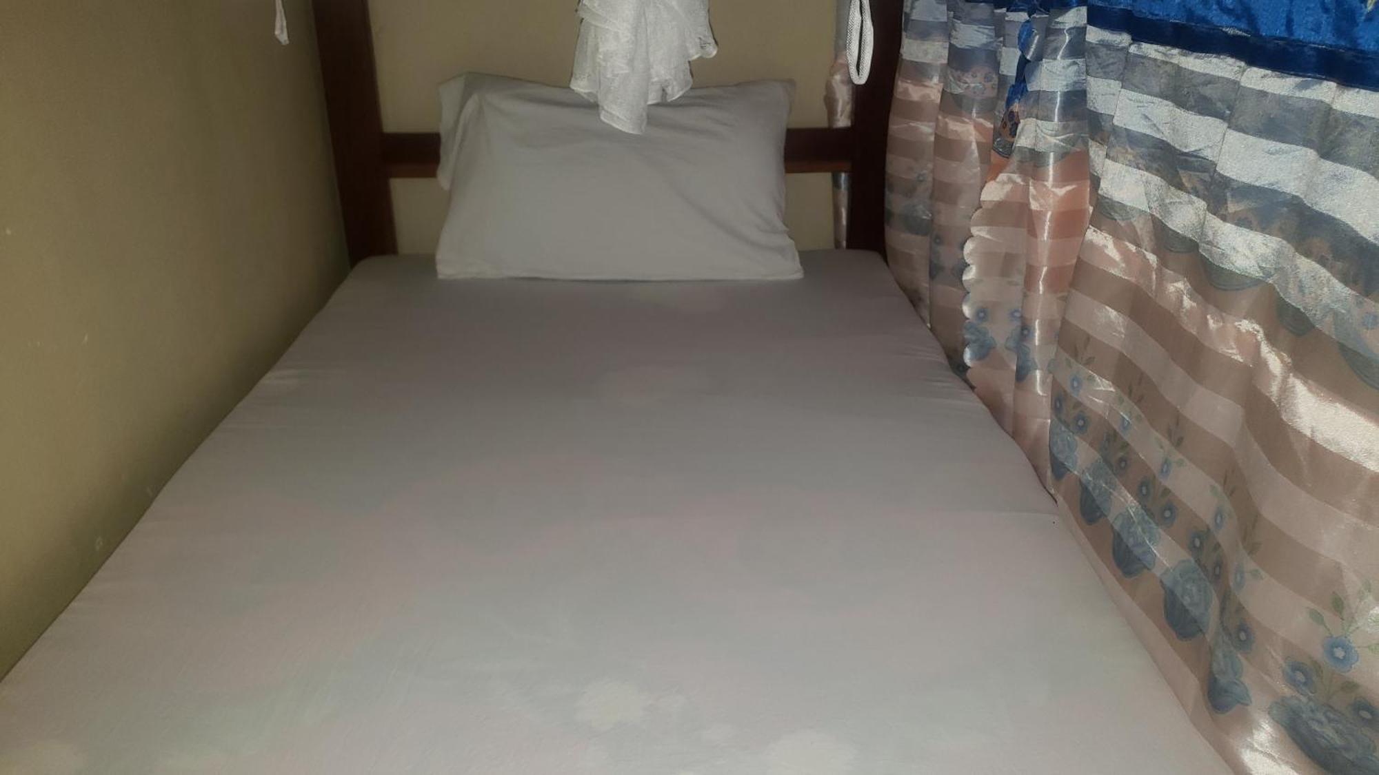L&J Modern Backpackers Bnb Dar es Salaam Exterior photo