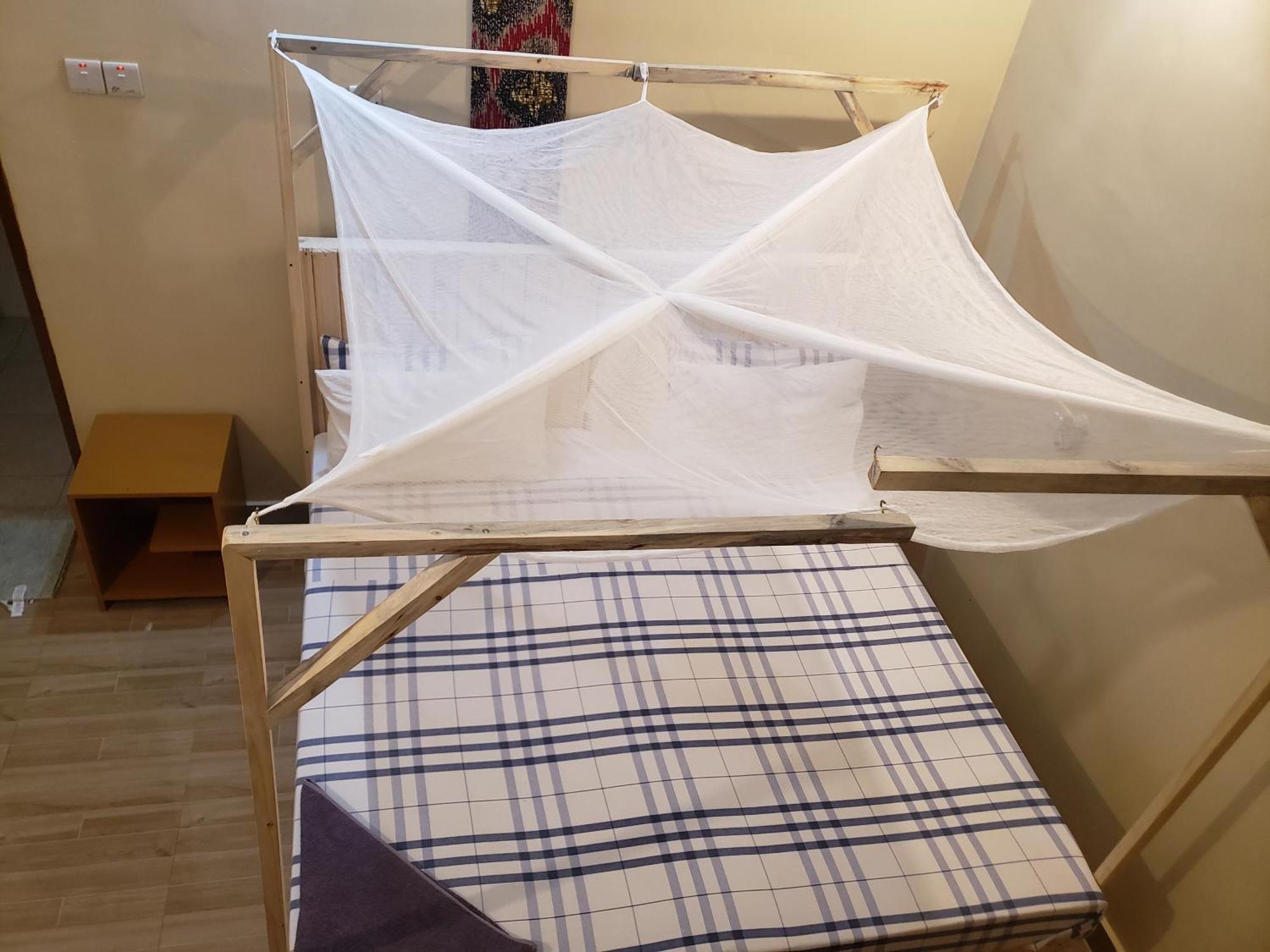 L&J Modern Backpackers Bnb Dar es Salaam Exterior photo